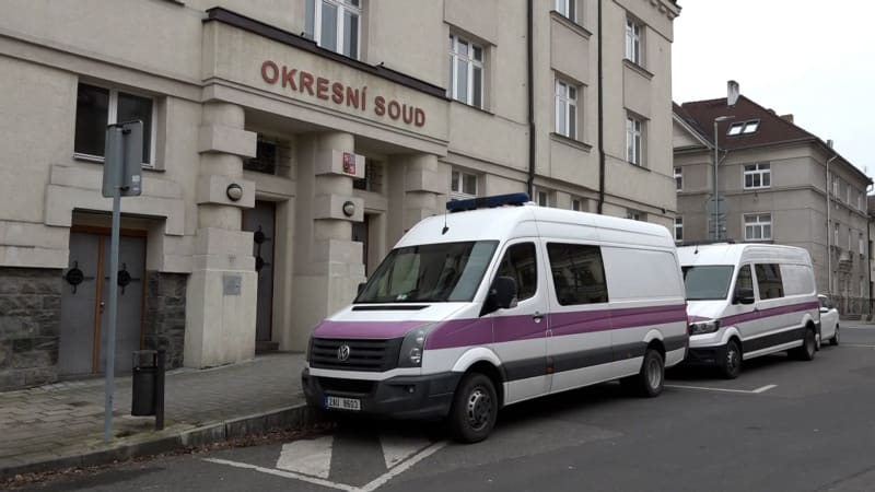 Pedofil z Mostecka znásilnil i miminko, teď se vyhýbá vězení. Je nebezpečný, varuje policie