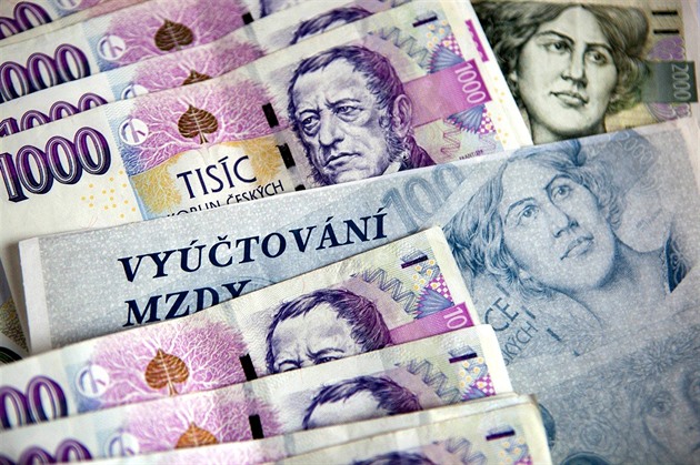 Obce i kraj budou muset doplácet na platy kuchařek a školníků, půjde o miliony