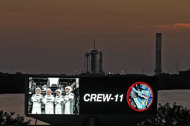 NASA možná z ISS předčasně stáhne posádku. Důvodem je nemoc