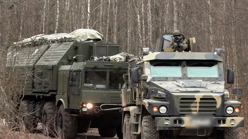 Mohutný útok na Ukrajinu: Zásahy hlásí Kyjev i Lvov, Rusové možná útočili obávaným Orešnikem