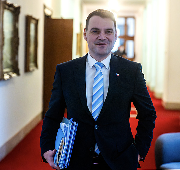 Turek straně neškodí, na ministerstvu mu chystám kancelář, pronesl Macinka