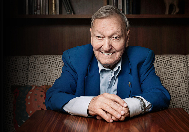 Zpopularizoval UFO, hitem se stala hned jeho prvotina. Zemřel Erich von Däniken