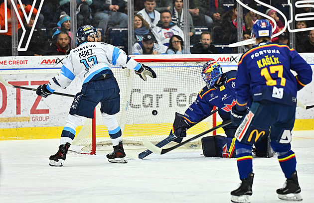 ONLINE: Litvínov srovnal na Spartě, Hradec tápe v Boleslavi. Liberec přehrává Motor