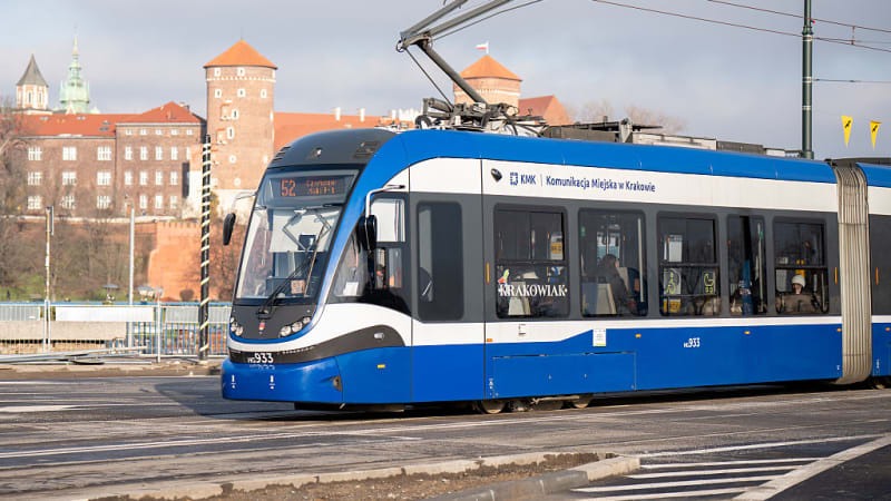 Hlasitý hovor v MHD znamená tučnou pokutu: Krakov vyšel do boje s hlučnými cestujícími
