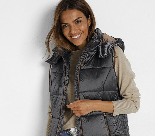 Zůstaňte i venku v teple. Tyto kousky v zimě nedovolí prochladnout