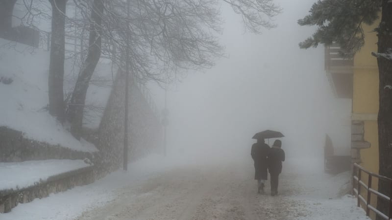 Deštníky s sebou: Čeká nás mlhavý závěr týdne s mrholením. RADAR ukazuje, jak bude u vás