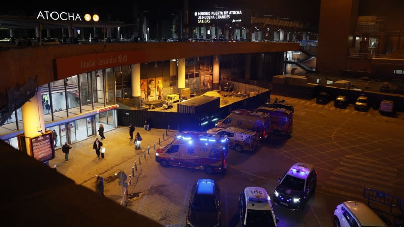 Srážka vysokorychlostních vlaků ve Španělsku: Sedm lidí zemřelo, desítky osob utrpěly zranění