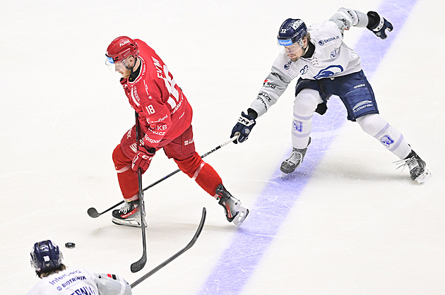 ONLINE: Plzeň vede nad Třincem, Sparta se  proti Hradci pokusí snížit ztrátu na čelo