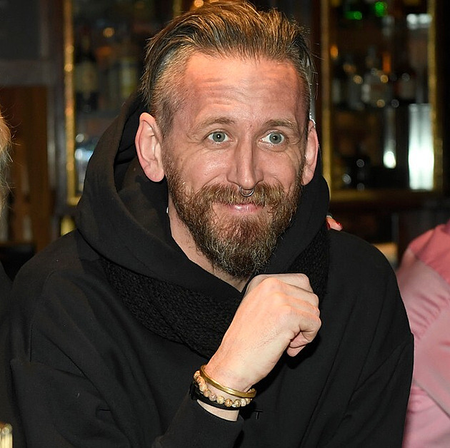 Na levé oko vidím kulový, říká fotograf Třeštík k fotce s krví podlitýma očima