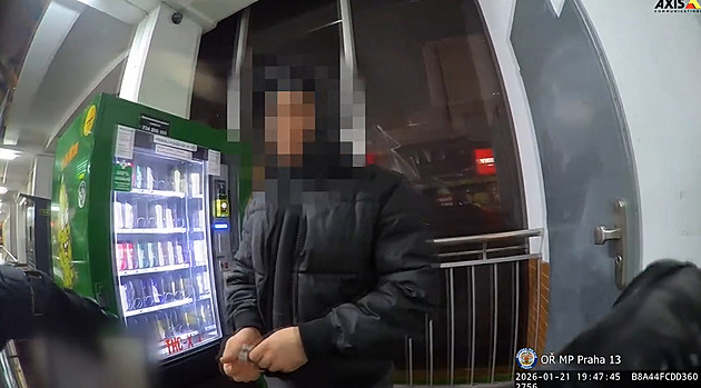 THC z automatu mladík páčil drátem. Zboží jsem si koupil, ale nevypadlo mi, tvrdil