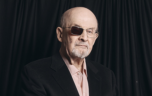 RECENZE: Živelný a uhrančivý. Rushdie opět ukázal, proč by si zasloužil nobelovku