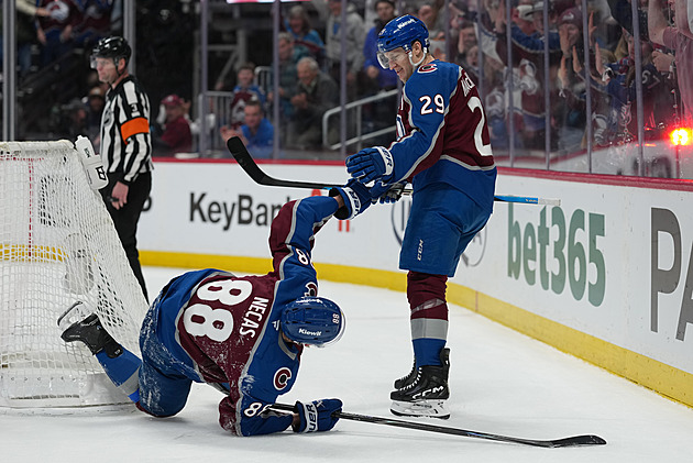 Nečas mírnil debakl Colorada, Chytil se vrátil do sestavy Vancouveru