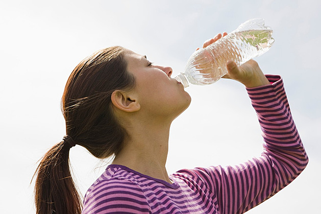 Zázrak jménem voda. Někdy se stačí místo prášku pořádně napít