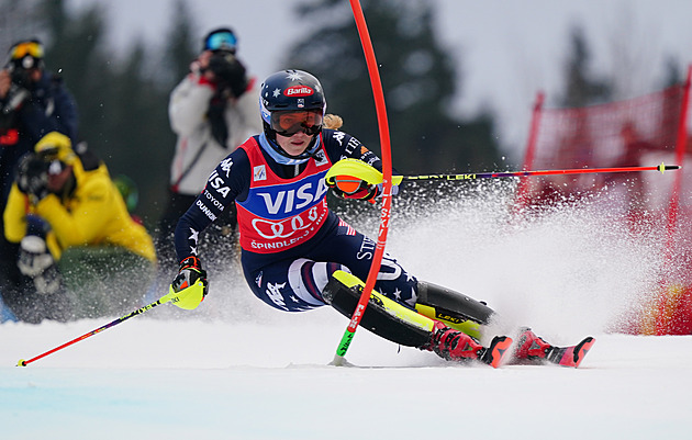 Glóbus pro královnu. Shiffrinová ovládla slalom ve Špindlu a slaví triumf v disciplíně