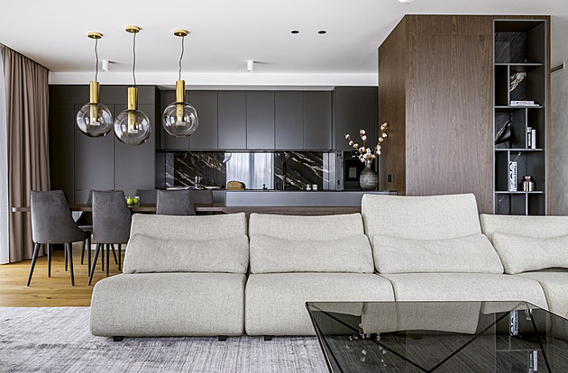 Milovník kávy a sportu si v Praze pořídil luxusní byt i s ložnicemi pro hosty