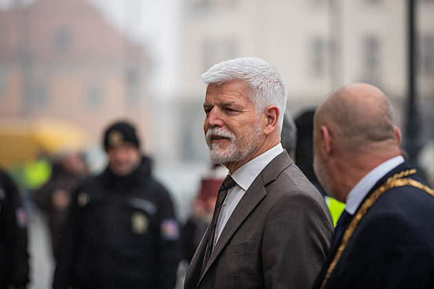 Prezidentovi důvěřuje 58 procent lidí, Fialova vláda pohořela