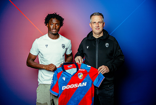 Fotbalové přestupy ONLINE: Plzeň přivedla  reprezentanta Nigérie, Plechatý do Artisu