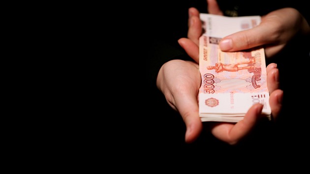 Rusko trápí nedostatek peněz v rozpočtu. Zvažuje, že lidem povolí online kasina