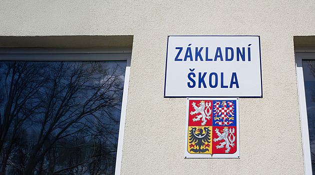 Vyhrožování nožem mezi žáky základní školy. Kriminalisté šetří incident v Plzni