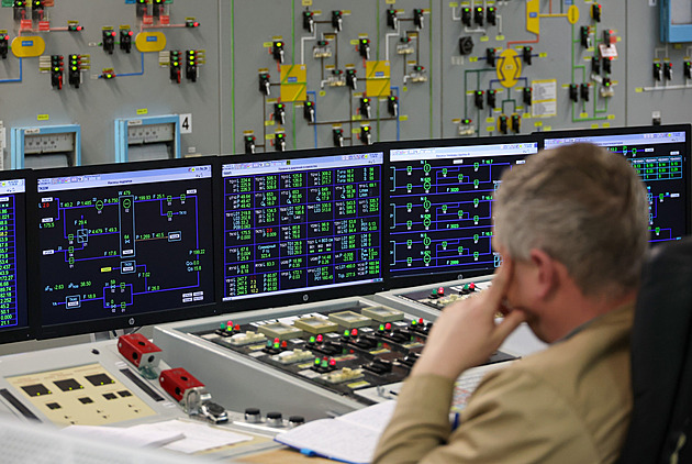 Hrozba pro celou Evropu? Rusko plánuje zapojit reaktor v Záporožské elektrárně