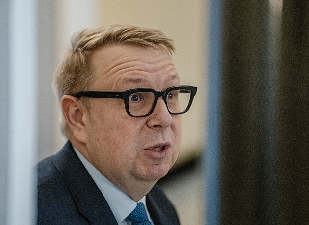 Do penze v 65 letech a vyšší valorizace. Juchelka chystá důchodovou novelu