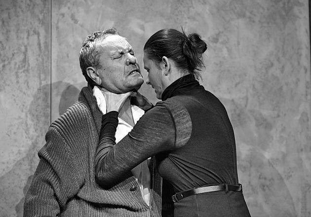 RECENZE: Vrahova hygiena. Krobot a Melíšková intimně odkrývají hrůzný čin