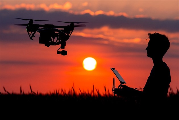 Třídy pro piloty dronů či e-sportovce. Jaké neotřelé obory nabízejí střední školy