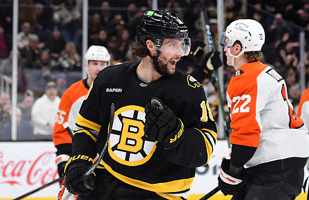 Zacha po gólu odstoupil kvůli zranění, Dobeš slavil výhru nad Coloradem