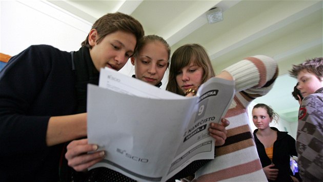 V neděli se spustí přihlašování na střední školy. Jak vyplnit přihlášku a kdy ji podat