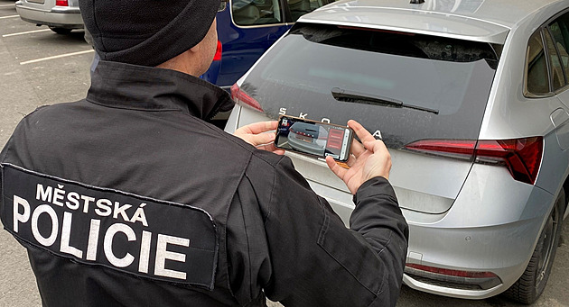 Místo kotoučů automat. Opava mění systém parkování v centru