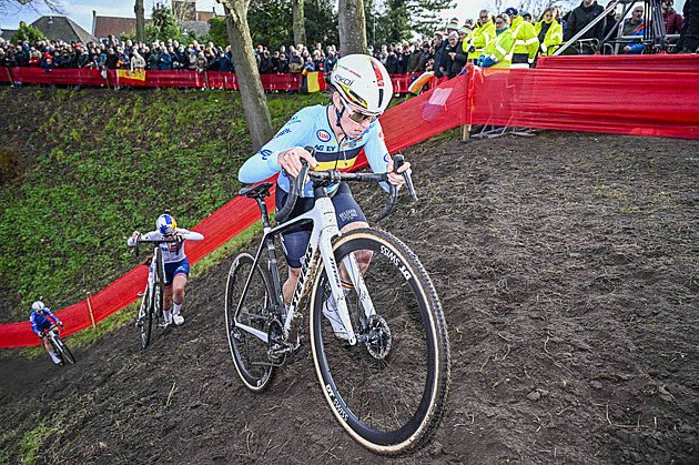 Rozčílená Belgičanka strčila do Zemanové, pak přišla diskvalifikace a panická ataka