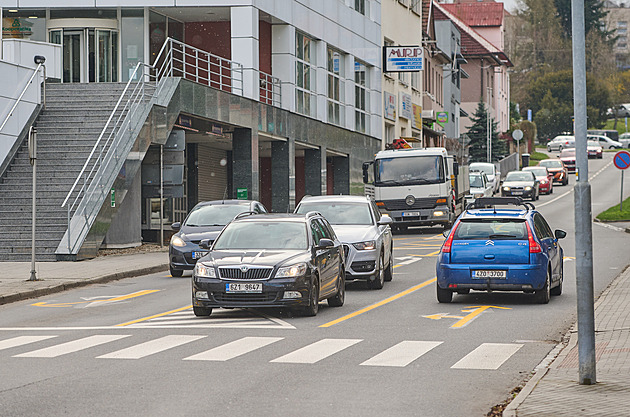 Zlín upravuje další semafory, nyní na křižovatkách u polikliniky a sokolovny